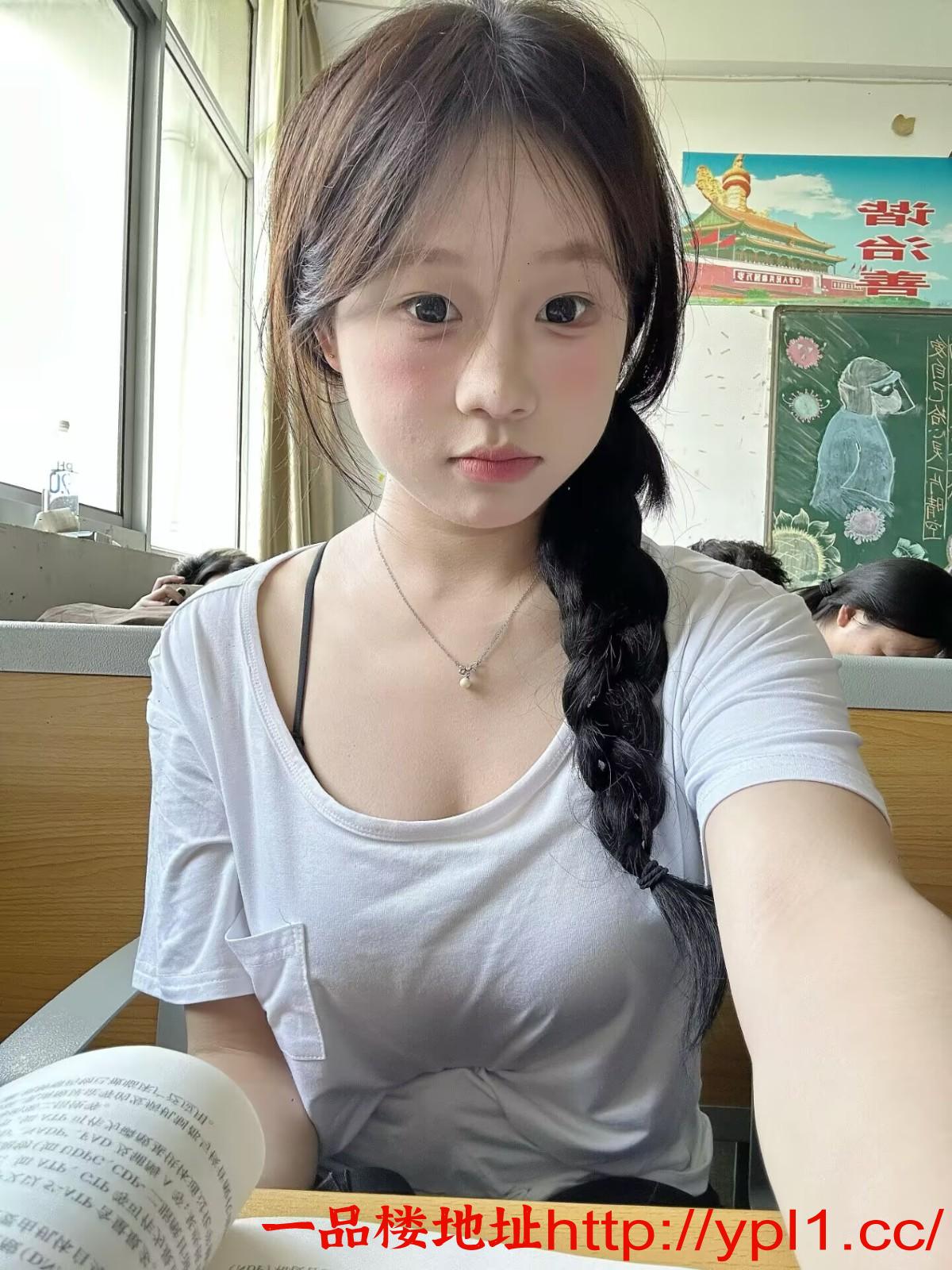 8D092283F823DA55D69EDC702184B45C.jpg